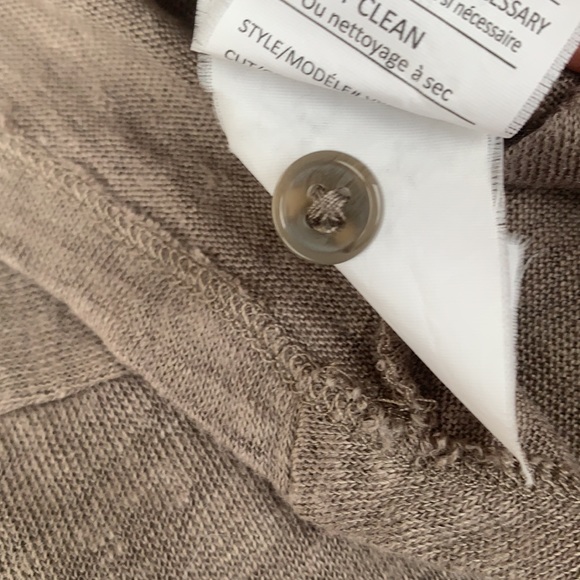 Vince linen long sleeve pocket henley top in taupe - Picture 11 of 11